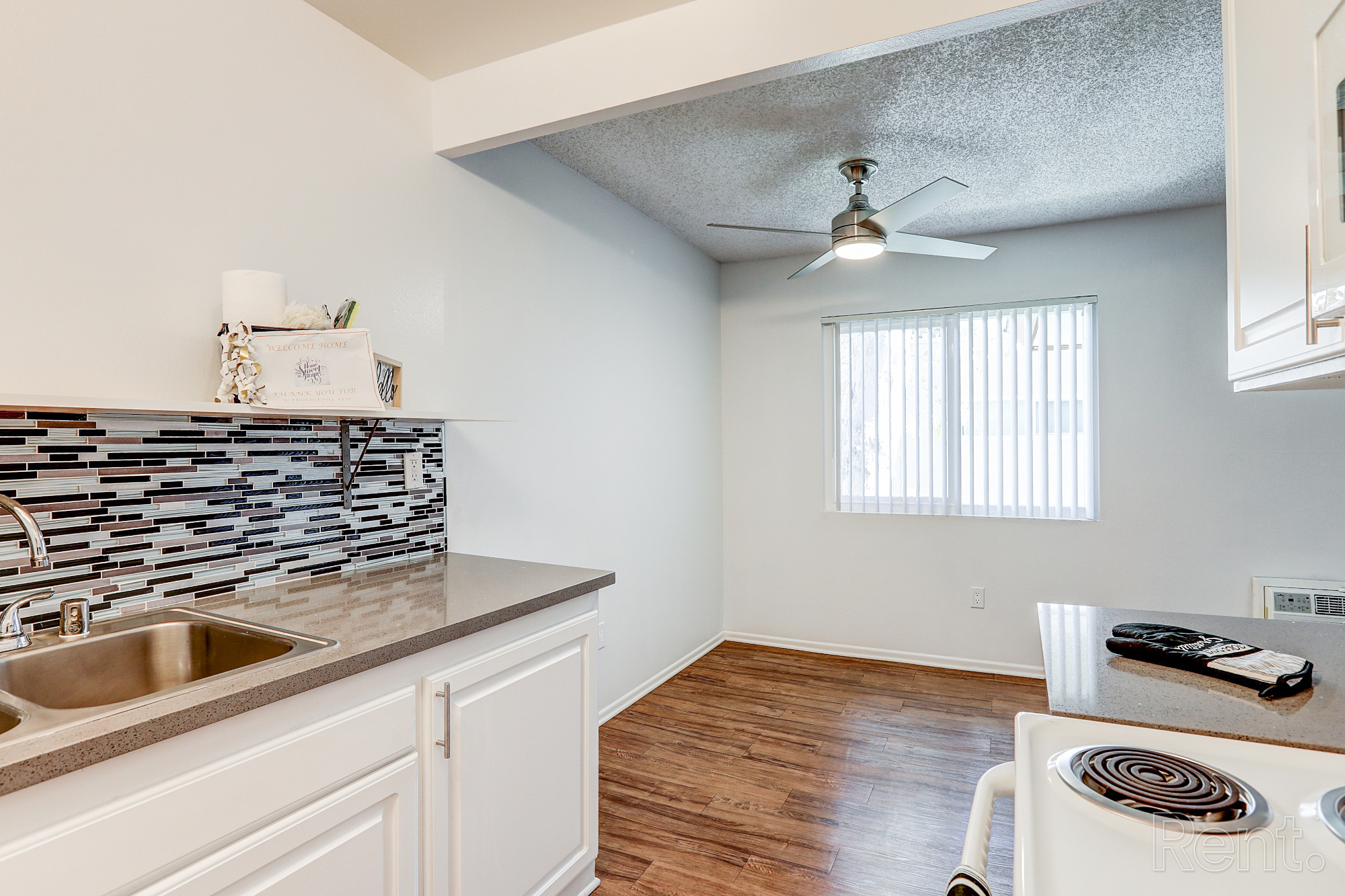 Chateau deville apartment floorplan-f dining area