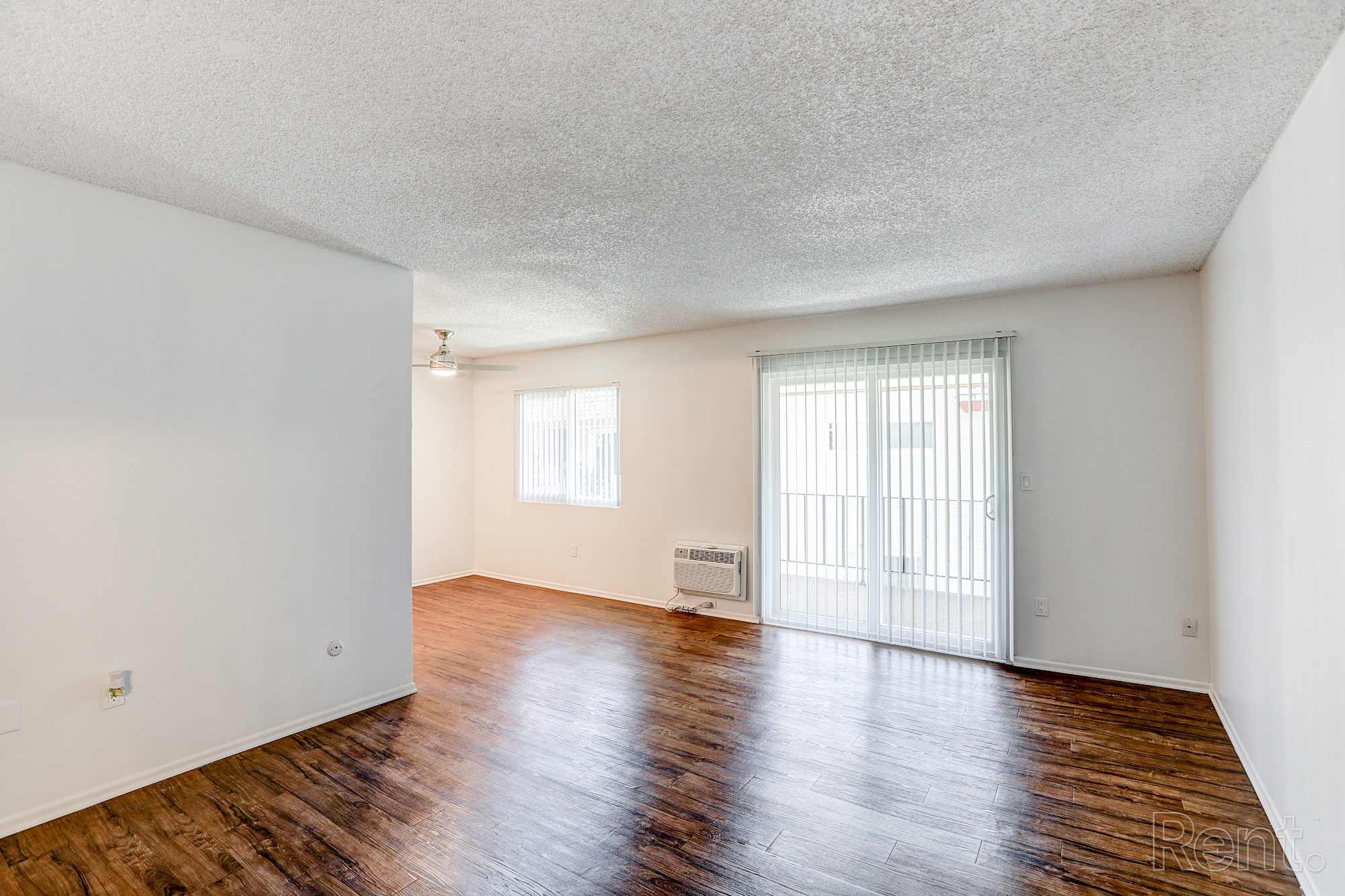 Chateau deville apartment floorplan-f livingroom and dining area angle 2